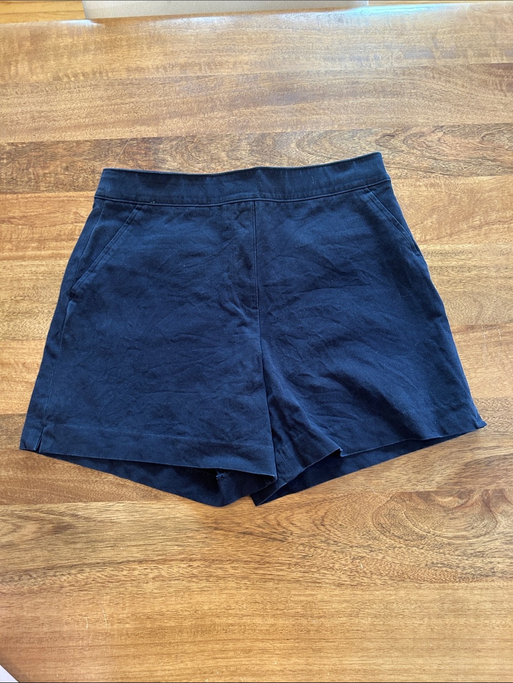 Spanx 20370R (On-the-Go 6" Polished Shorts)